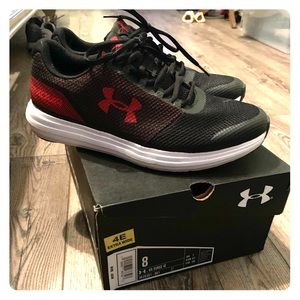 Men’s Under Armour Tennis Shoes 8 Wide